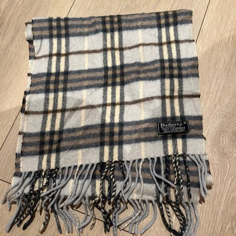 Burberry skjerf vintage! (NYDELIG FARGE)