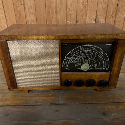 Radionette Frihets-superen - Retro radio fra 1948