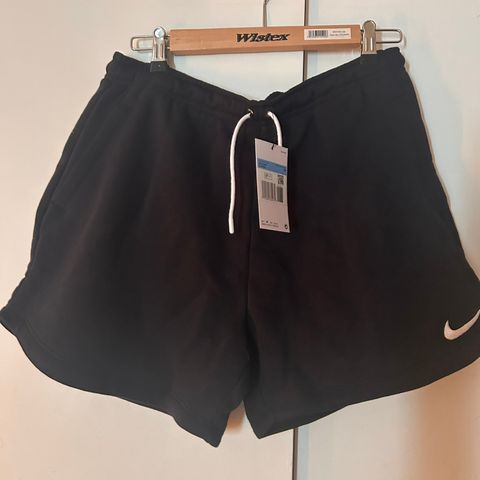 Ny Nike shorts str M