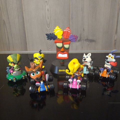 Crash Bandicoot figurer