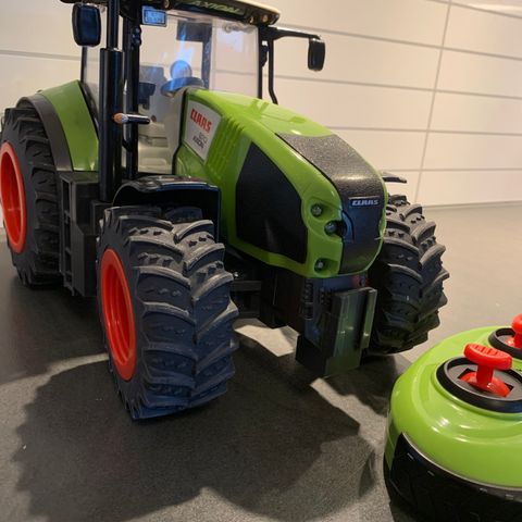 Claas radiostyrt traktor