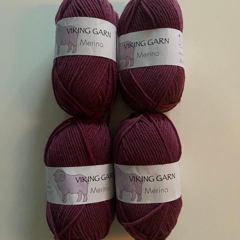 4 nøster Viking garn Merino superwash