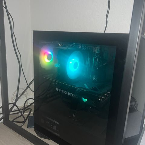 GAMING PC SELGES BILLIG VED RASK AVGJØRELSE!!