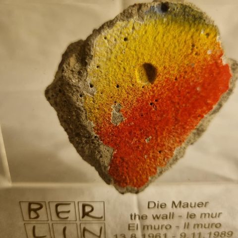 Stein fra Berlinmuren 09.11.1989