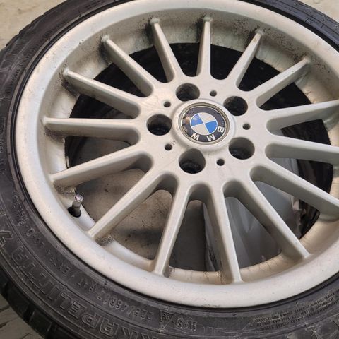 Bmw felger med dekk 225/45R17