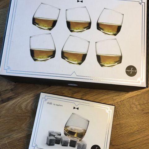 Fra Sagaform: 6 whiskyglass og isbiter i granitt