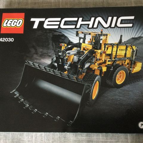 LEGO Technic 42030 - Volvo L350F