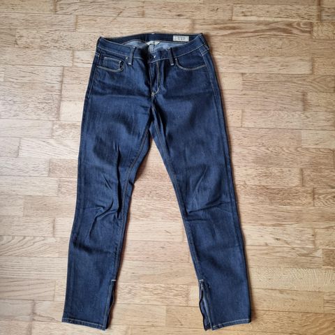 Jeans fra Guess str. 28