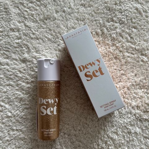 Anastasia dewy set setting spray