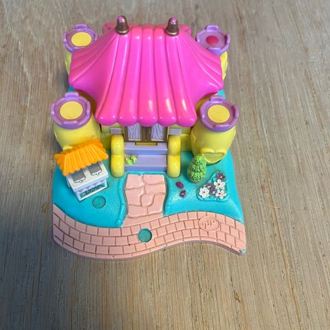 Polly Pocket Bouncy Castle 1996