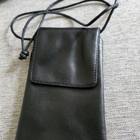 NY - Hipster Pouch - Skinn -  16 cm × 9,5 cm