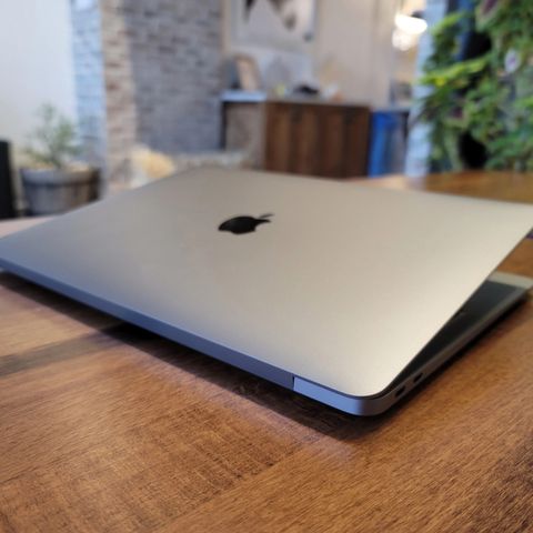 MacBook Air 13" | BÆRBAR LAPTOP | M1 CHIP