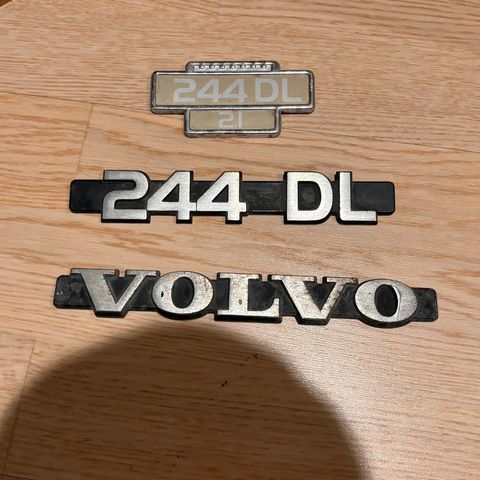 Volvo 244 emblemer