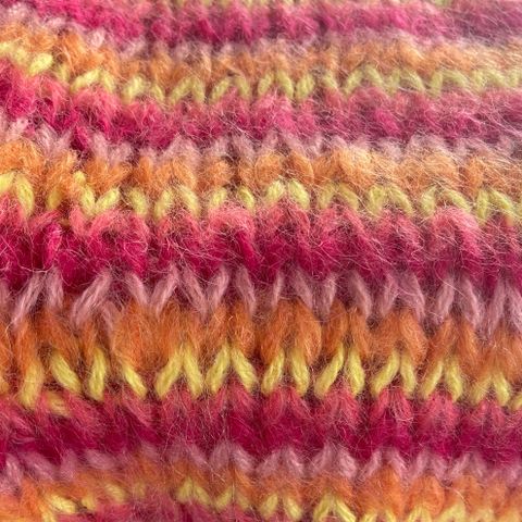 Knitteriet - fargerik strikkejakke