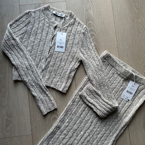 Knitted Set skjørt/cardigan XS