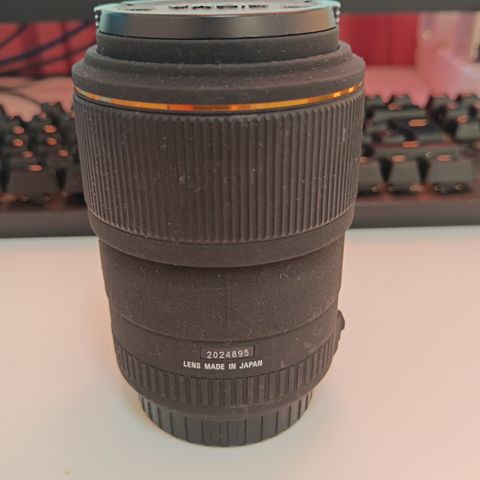 105mm f/2.8 APO Macro EX DG Canon