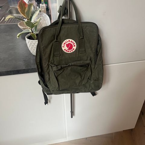 Fjällräven kånken forrest green