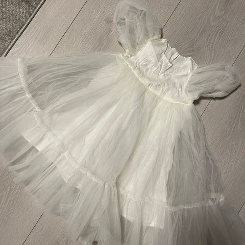 Hvit kjole strls 86-90