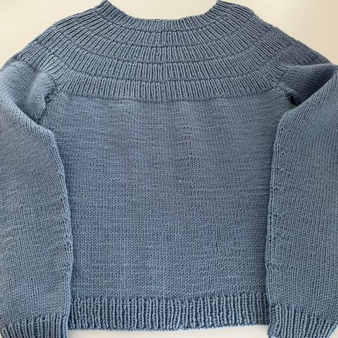 Ubetydelig brukt strikket genser str.S