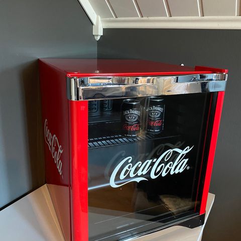 Coca-Cola Cool Cube Kjøleskap (rød)