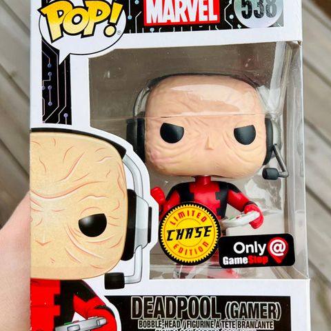 Funko Pop! Deadpool (Gamer) (Unmasked) (Chase) | Marvel (538) Excl. to GameStop