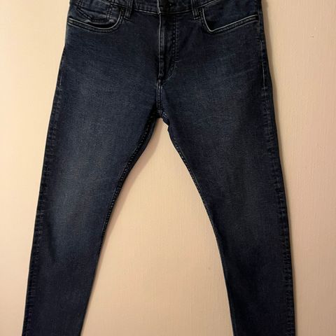 JEANS BUKSE FRA MANGO MAN 400kr