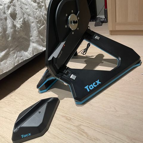 Tacx NEO 2T motion plates SRAM