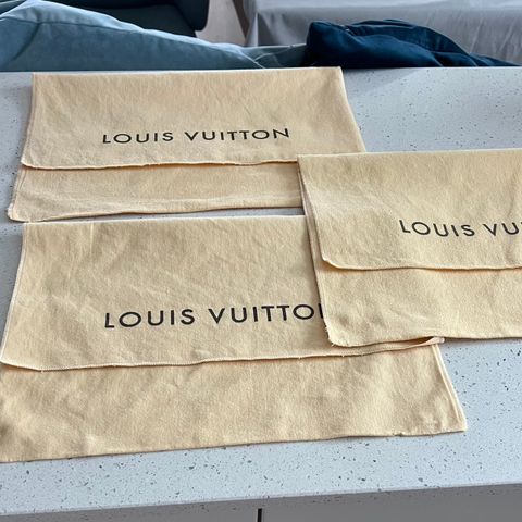 Louis Vuitton dustbag selges