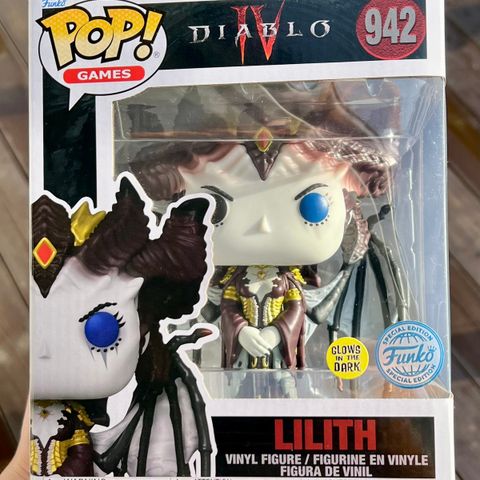 Funko Pop! Lilith (Glow In The Dark) (6-Inch) | Diablo IV (942) Special Edition