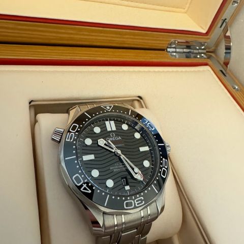 Omega Seamaster Diver 300m