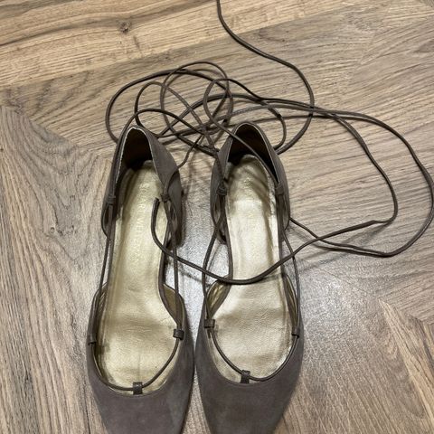 Stuart Weitzmann Str 38 før pris 3799kr nå 500kr