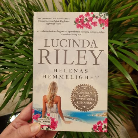 Helenas hemmelighet av Lucinda Riley.