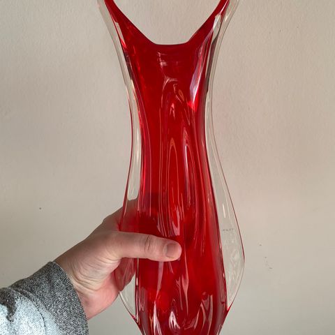 Rød kunstglass vase