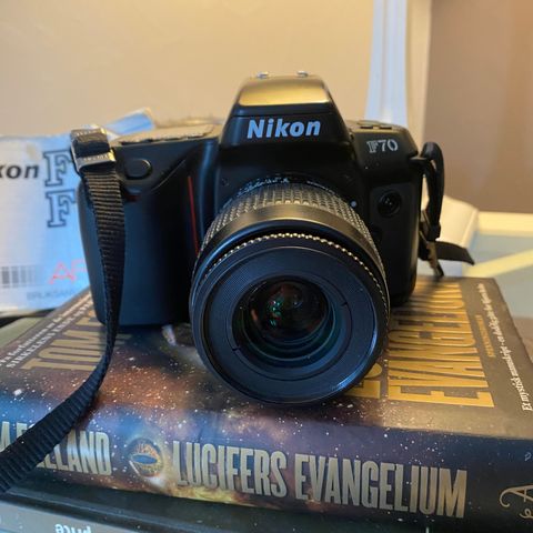 NIKON F70 35mm SLR film Camera & 35-80mm f/4 AF NIKKOR