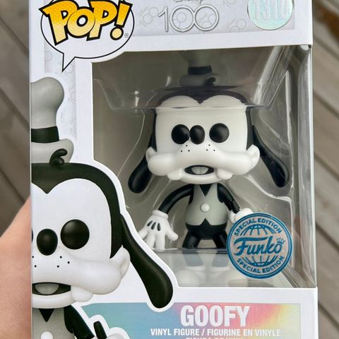 Funko Pop! Goofy (Black and White) | Disney: 100 Years of Wonder (1310)