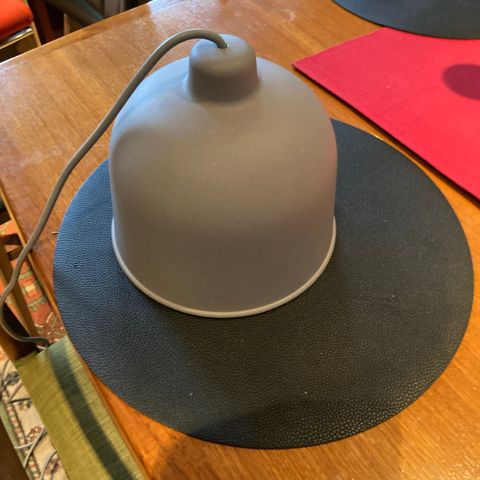 Muuto Grain tak lampe i farge grå. Bud?