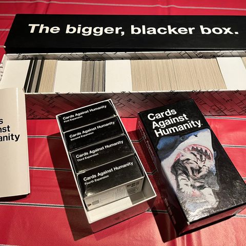 Cards Against Humanity+ 4 extensions + Bigger Blacker Box