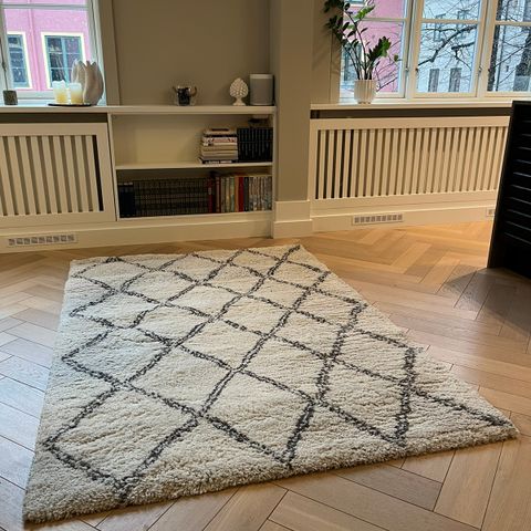 Teppe (Berber) 135x190cm offwhite/svart