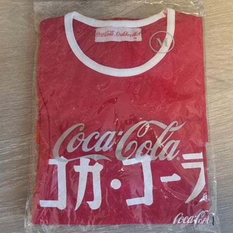 Uåpnet Coca-Cola T-skjorte - Størrelse M