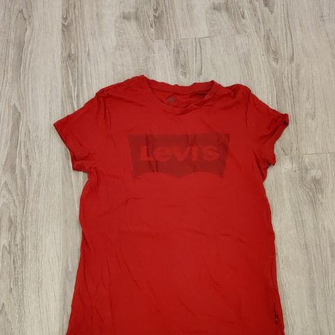 Pent brukt Levis t skjorte størrelse M