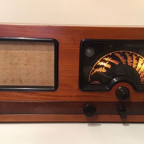 Tandberg Sølvsuper 4 retro radio