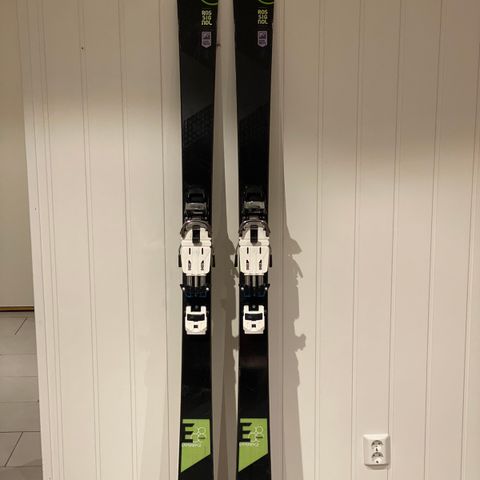 Rosignol Experience 88 Fjellski/slalomski med felkebindinger.