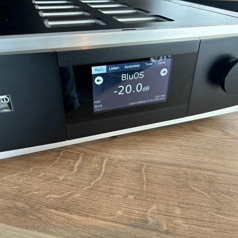 NAD M17 HiFi Forforsterker/Processor