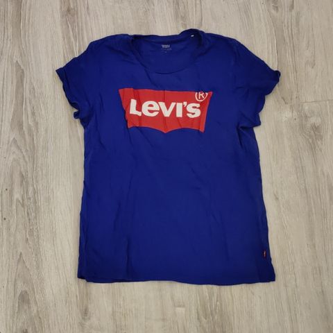 Pent brukt Levis t skjorte størrelse M