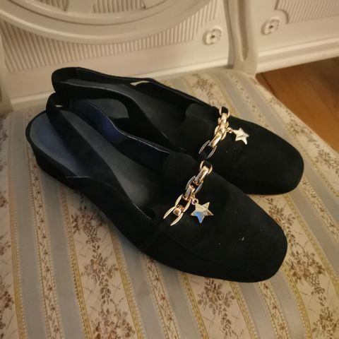 Sorte slingbacks med decor fra Bibba str 38