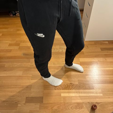 Svart Nike joggebukse