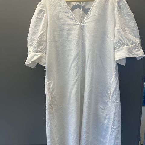 Hvit kjole fra inwear strl. 40