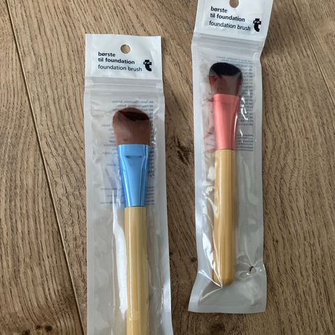 HELT NY  / UÅPNET Bambus / Bamboo foundation børste / brush