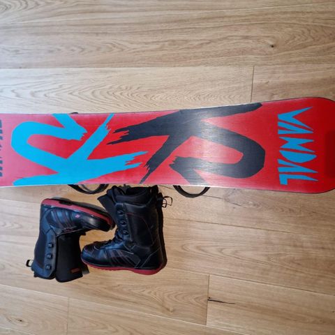 K2 Vandal snowboard + K2 Hashtag Snowboard Sko