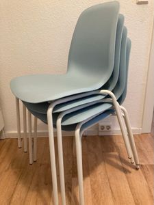 Lyseblå stoler